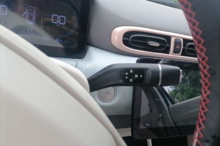 Used Leapmotor T03 2023 310 Lite Edition Gear Lever