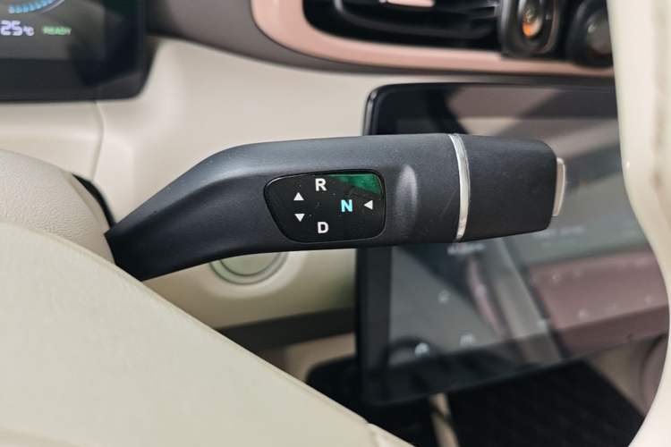 Used Leapmotor T03 2023 310 Lite Edition Gear Lever