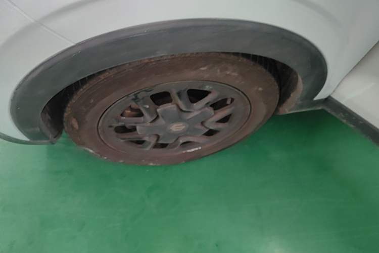 Used Leapmotor T03 2023 310 Lite Edition Left Front Wheel Hub