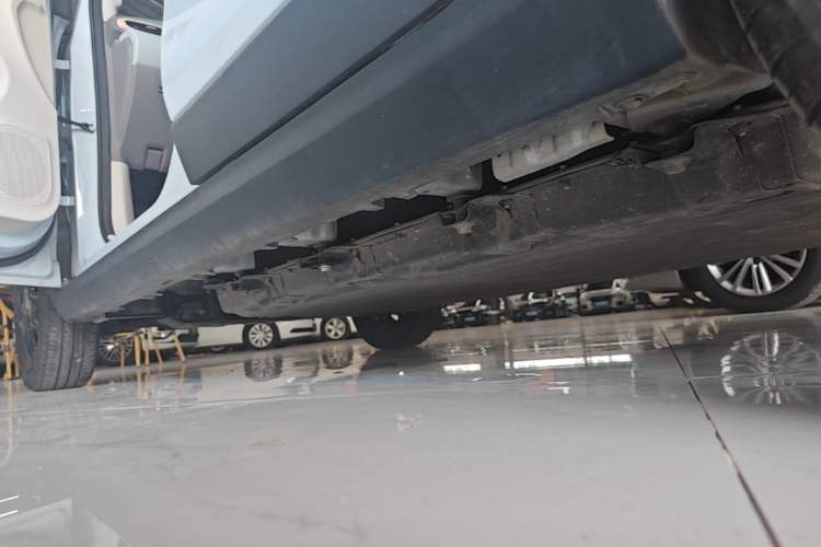 Used Leapmotor T03 2023 310 Lite Edition Left Side Sill