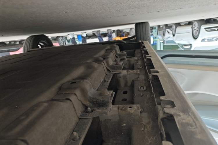 Used Leapmotor T03 2023 310 Lite Edition Left Side Sill