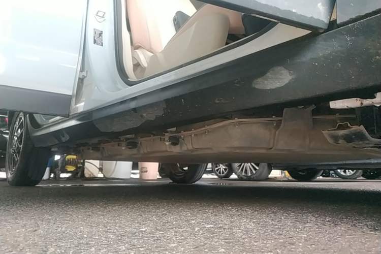 Used Leapmotor T03 2023 310 Lite Edition Right Side Sill