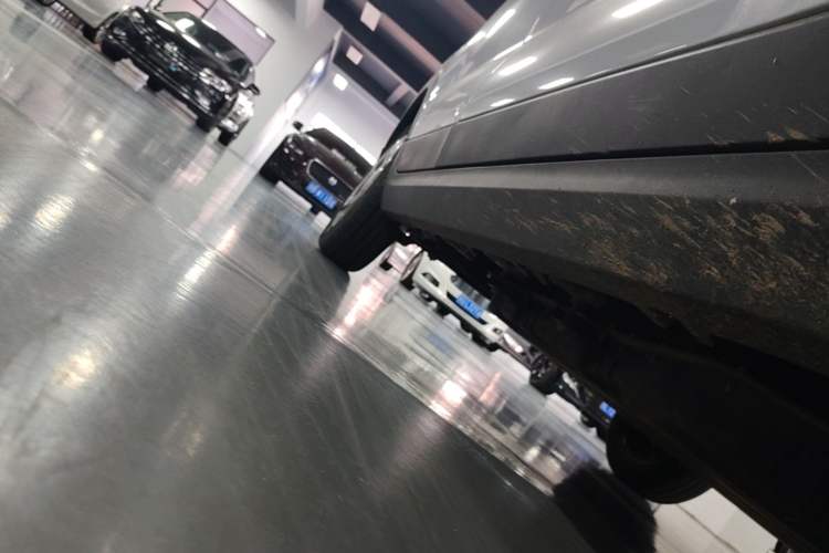 Used Leapmotor T03 2023 200 Lite Edition Right Side Sill