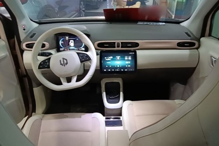 Used Leapmotor T03 2023 403 Smart Edition Center Console
