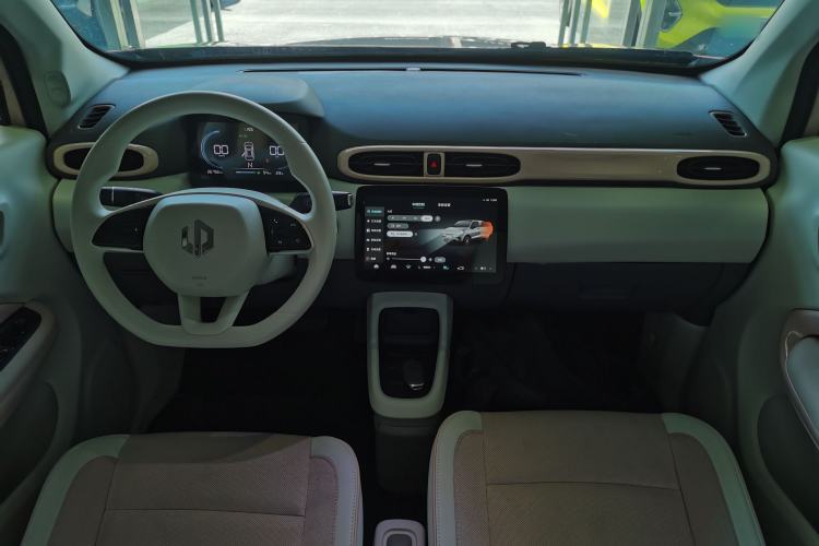 Used Leapmotor T03 2023 310 Lite Edition Center Console