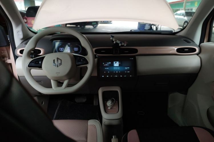 Used Leapmotor T03 2023 200 Lite Edition Center Console
