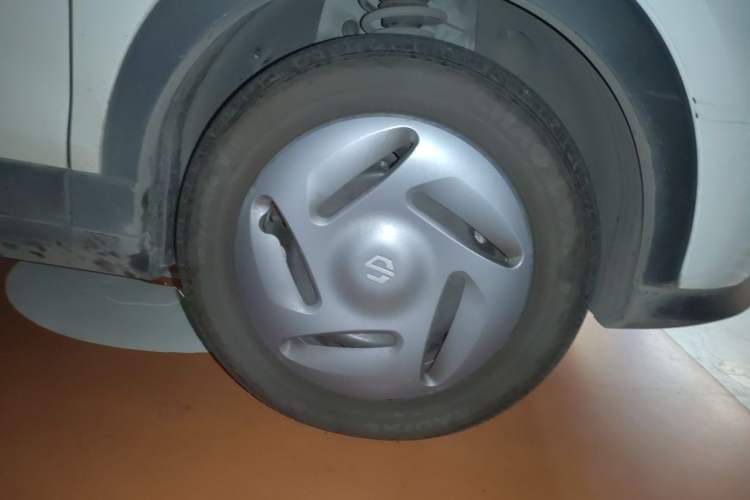 Used Leapmotor T03 2023 200 Lite Edition Right Front Wheel Hub