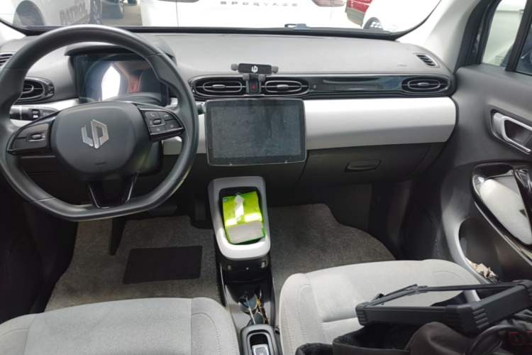 Used Leapmotor T03 2023 310 Lite Edition Audio And AC Panel
