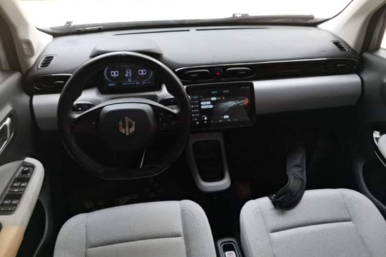 Used Leapmotor T03 2023 310 Lite Edition Center Console