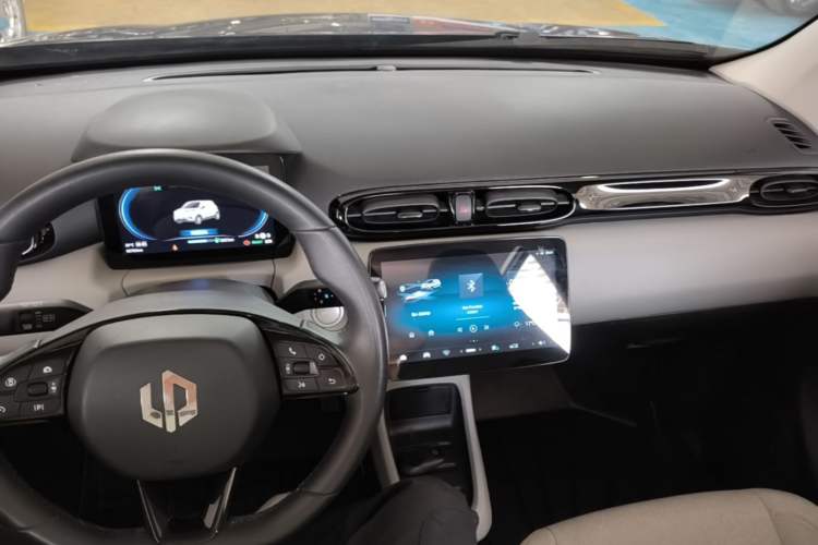 Used Leapmotor T03 2023 403 Smart Edition Center Console