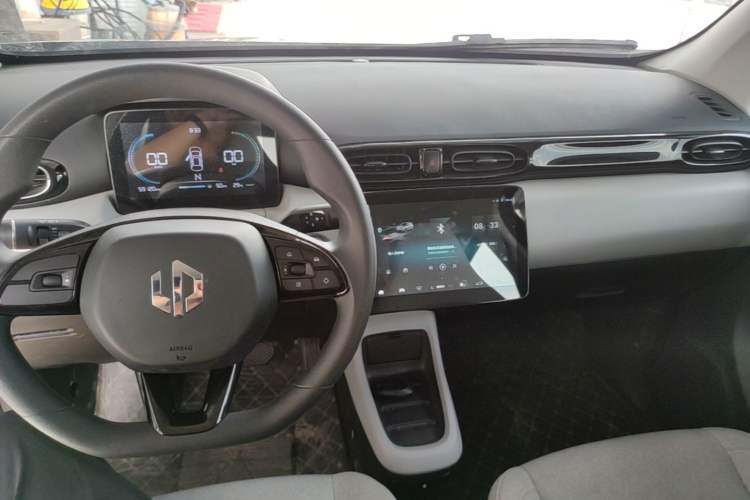 Used Leapmotor T03 2023 200 Lite Edition Center Console