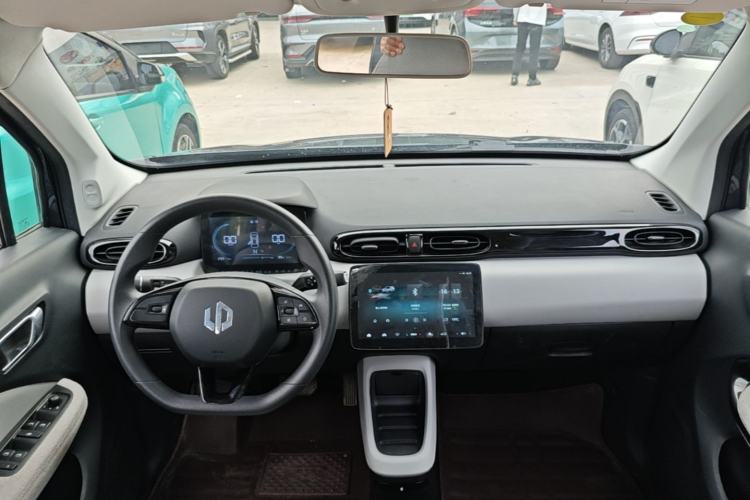 Used Leapmotor T03 2023 200 Lite Edition Center Console