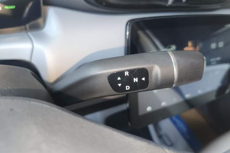 Used Leapmotor T03 2023 310 Lite Edition Gear Lever