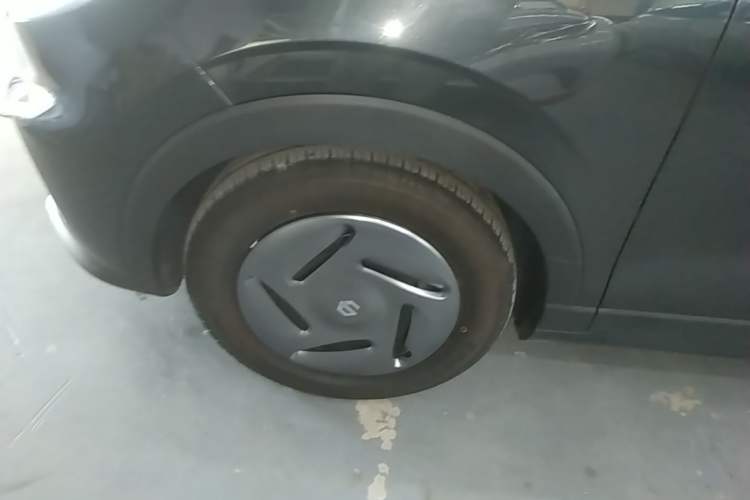 Used Leapmotor T03 2023 200 Lite Edition Left Front Wheel Hub