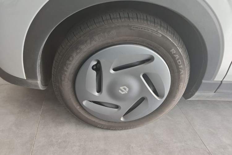 Used Leapmotor T03 2023 200 Lite Edition Left Front Wheel Hub