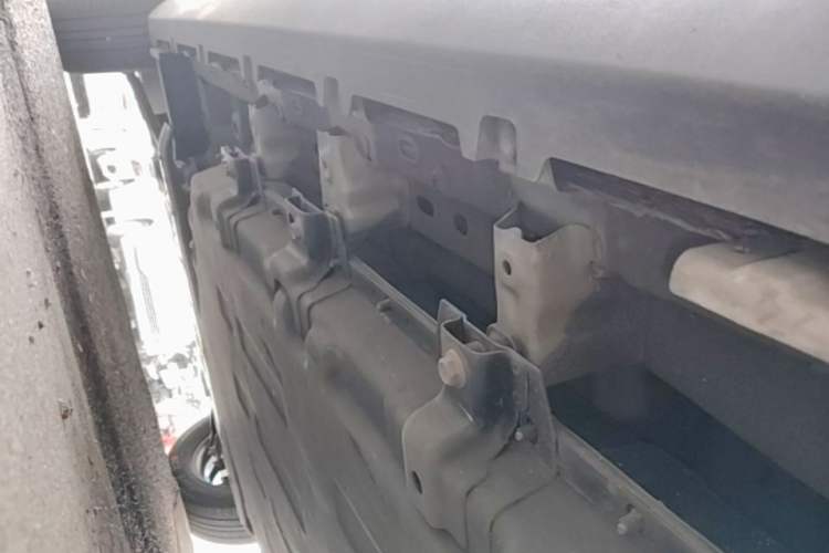 Used Leapmotor T03 2023 310 Lite Edition Left Side Sill