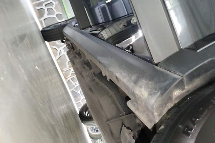 Used Leapmotor T03 2023 310 Lite Edition Right Side Sill