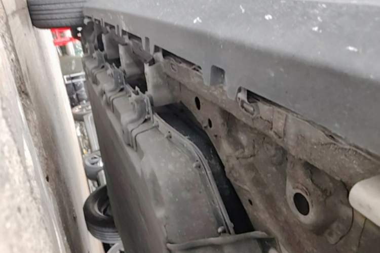 Used Leapmotor T03 2023 310 Lite Edition Right Side Sill