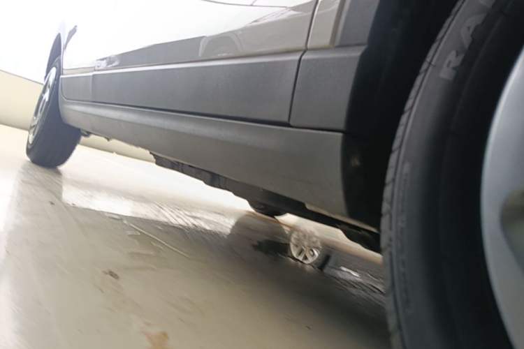 Used Leapmotor T03 2023 200 Lite Edition Right Side Sill