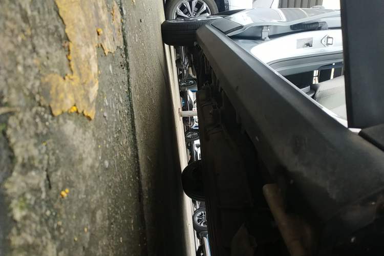 Used Leapmotor T03 2023 200 Lite Edition Right Side Sill