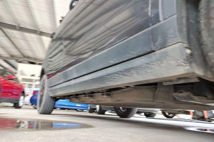 Used Leapmotor T03 2023 310 Lite Edition Right Side Sill
