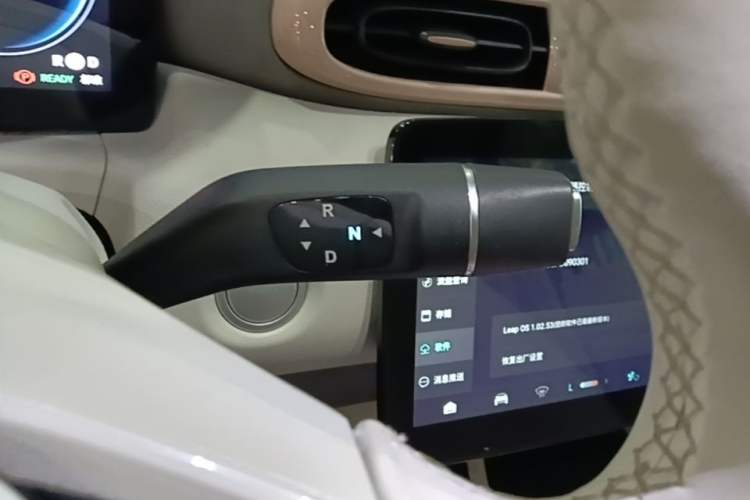 Used Leapmotor T03 2023 403 Smart Edition Gear Lever