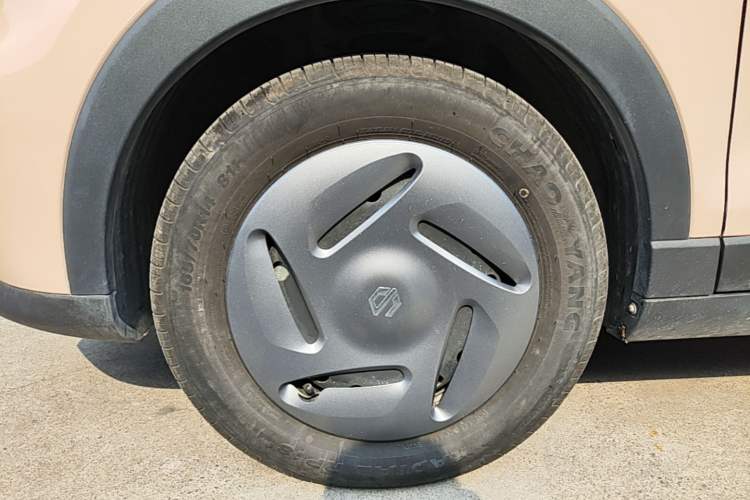 Used Leapmotor T03 2023 200 Lite Edition Left Front Wheel Hub
