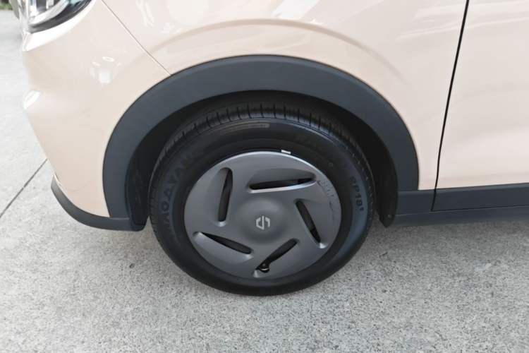 Used Leapmotor T03 2023 200 Lite Edition Left Front Wheel Hub