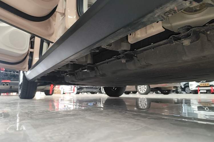 Used Leapmotor T03 2023 310 Lite Edition Left Side Sill