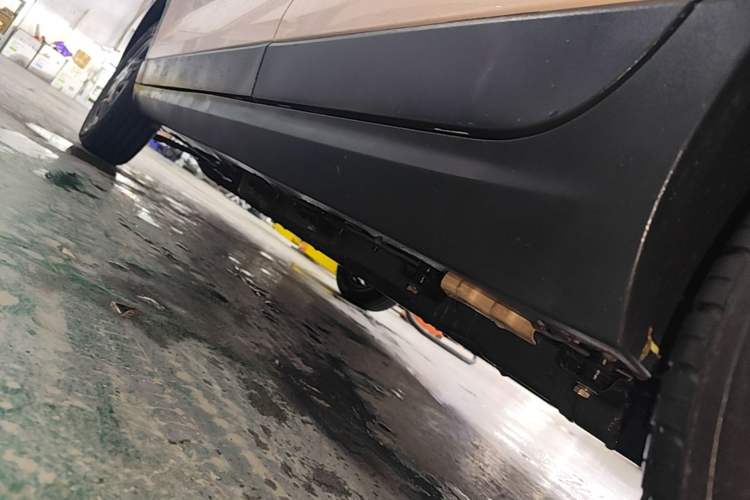 Used Leapmotor T03 2023 310 Lite Edition Left Side Sill