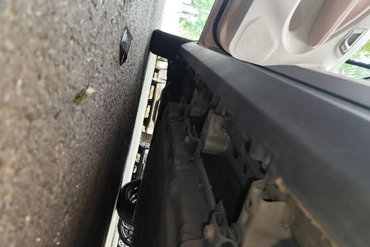 Used Leapmotor T03 2023 310 Lite Edition Left Side Sill