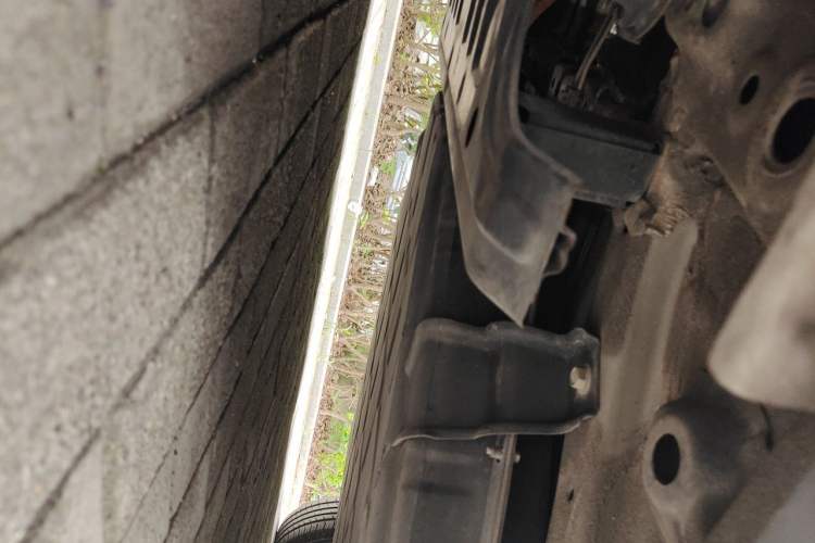 Used Leapmotor T03 2023 200 Lite Edition Chassis Front Left