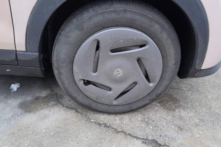 Used Leapmotor T03 2023 200 Lite Edition Right Front Wheel Hub