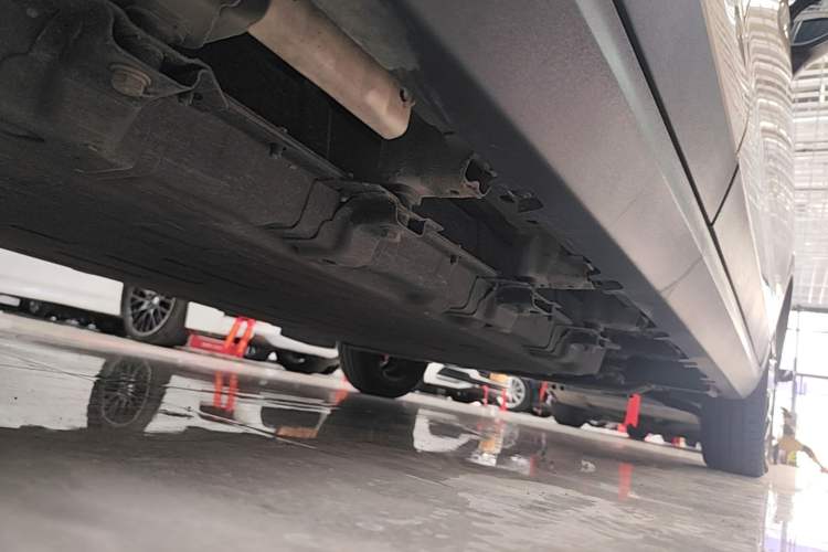 Used Leapmotor T03 2023 310 Lite Edition Right Side Sill