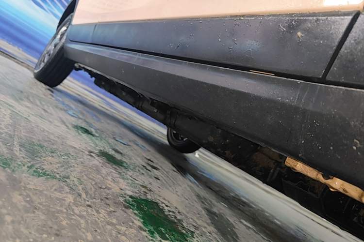 Used Leapmotor T03 2023 310 Lite Edition Right Side Sill