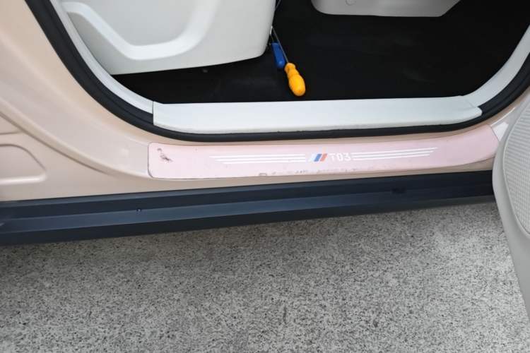 Used Leapmotor T03 2023 200 Lite Edition Right Side Sill