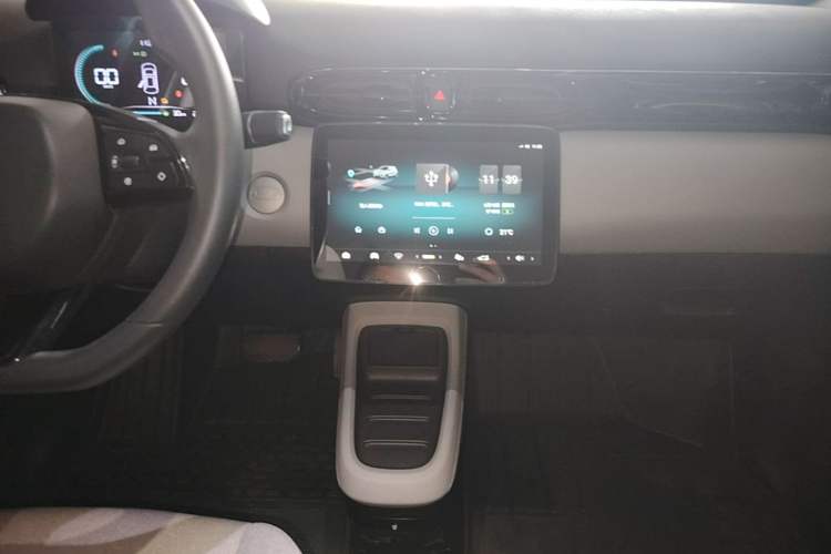Used Leapmotor T03 2023 200 Lite Edition Audio And AC Panel