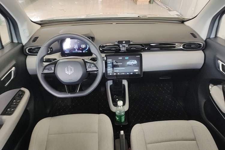 Used Leapmotor T03 2023 200 Lite Edition Center Console