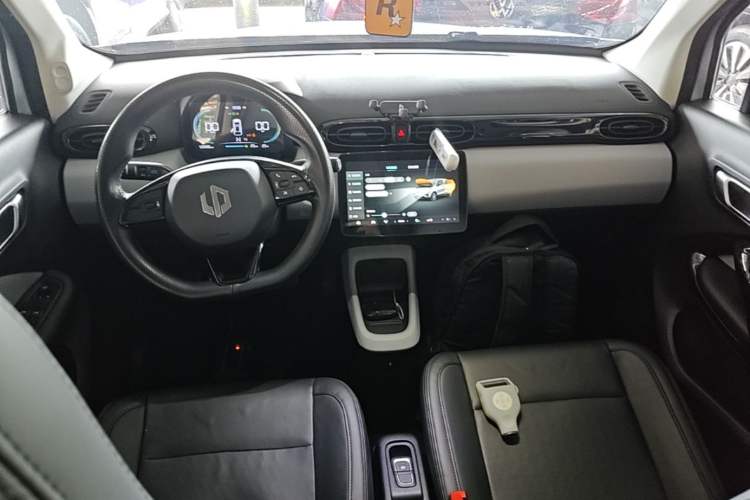 Used Leapmotor T03 2023 310 Lite Edition Center Console