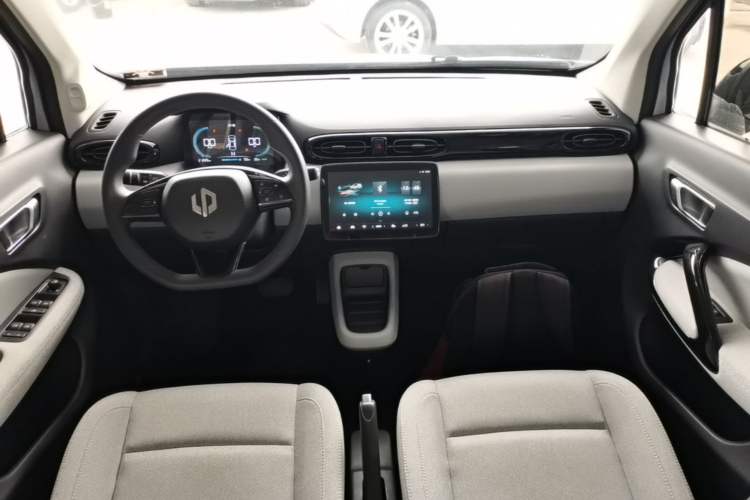 Used Leapmotor T03 2023 200 Lite Edition Center Console