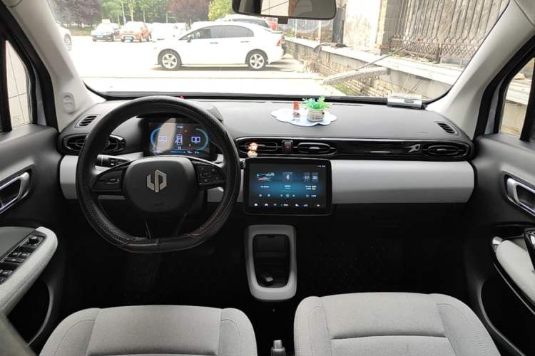 Used Leapmotor T03 2023 200 Lite Edition Center Console