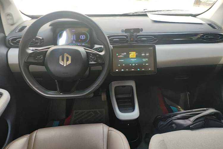 Used Leapmotor T03 2023 310 Lite Edition Center Console