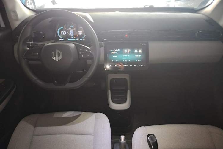 Used Leapmotor T03 2023 200 Lite Edition Center Console