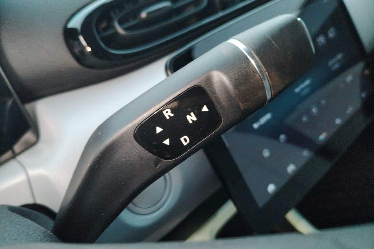 Used Leapmotor T03 2023 310 Lite Edition Gear Lever