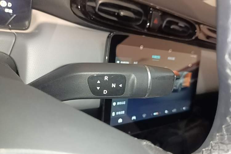 Used Leapmotor T03 2023 403 Smart Edition Gear Lever