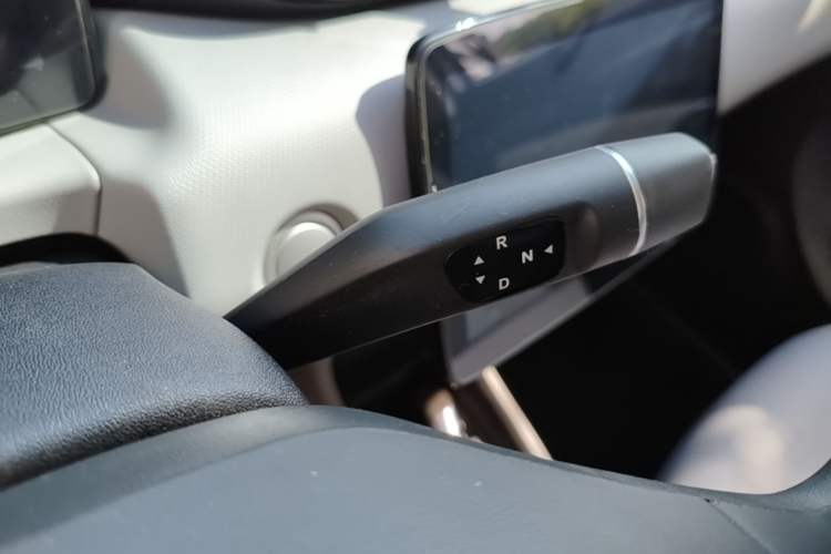 Used Leapmotor T03 2023 310 Lite Edition Gear Lever