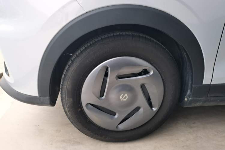 Used Leapmotor T03 2023 200 Lite Edition Left Front Wheel Hub