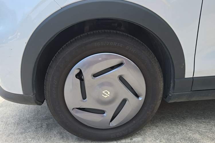 Used Leapmotor T03 2023 200 Lite Edition Left Front Wheel Hub