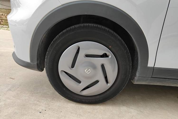 Used Leapmotor T03 2023 200 Lite Edition Left Front Wheel Hub