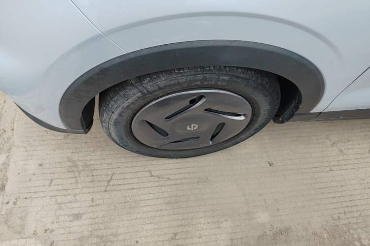 Used Leapmotor T03 2023 200 Lite Edition Left Front Wheel Hub